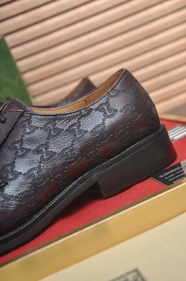 Gucci Embossed GG Monogram Burgundy Cap-Toe Oxford Shoes 2
