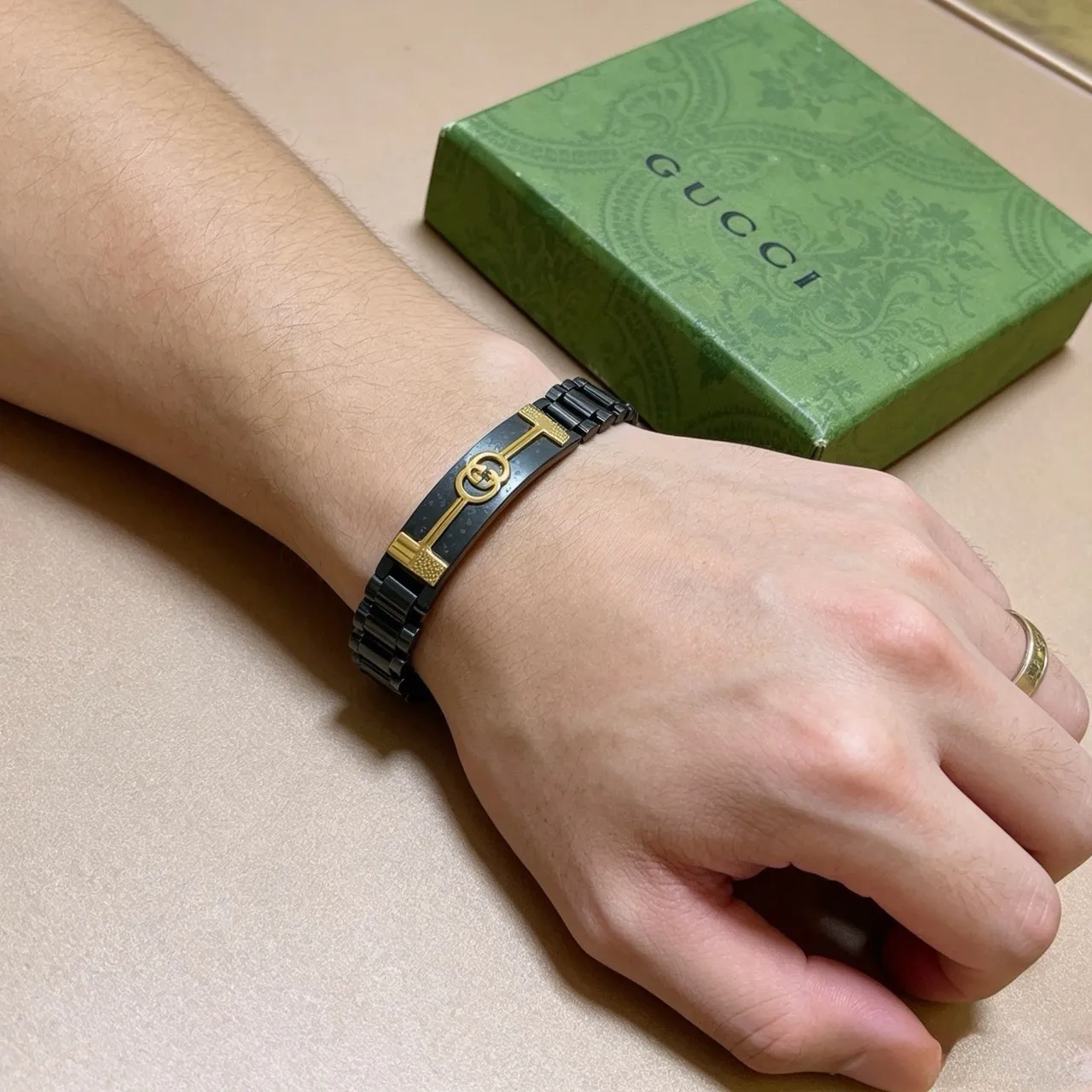 Gucci G-Link Bracelet Black and Gold Metal Bracelet 3