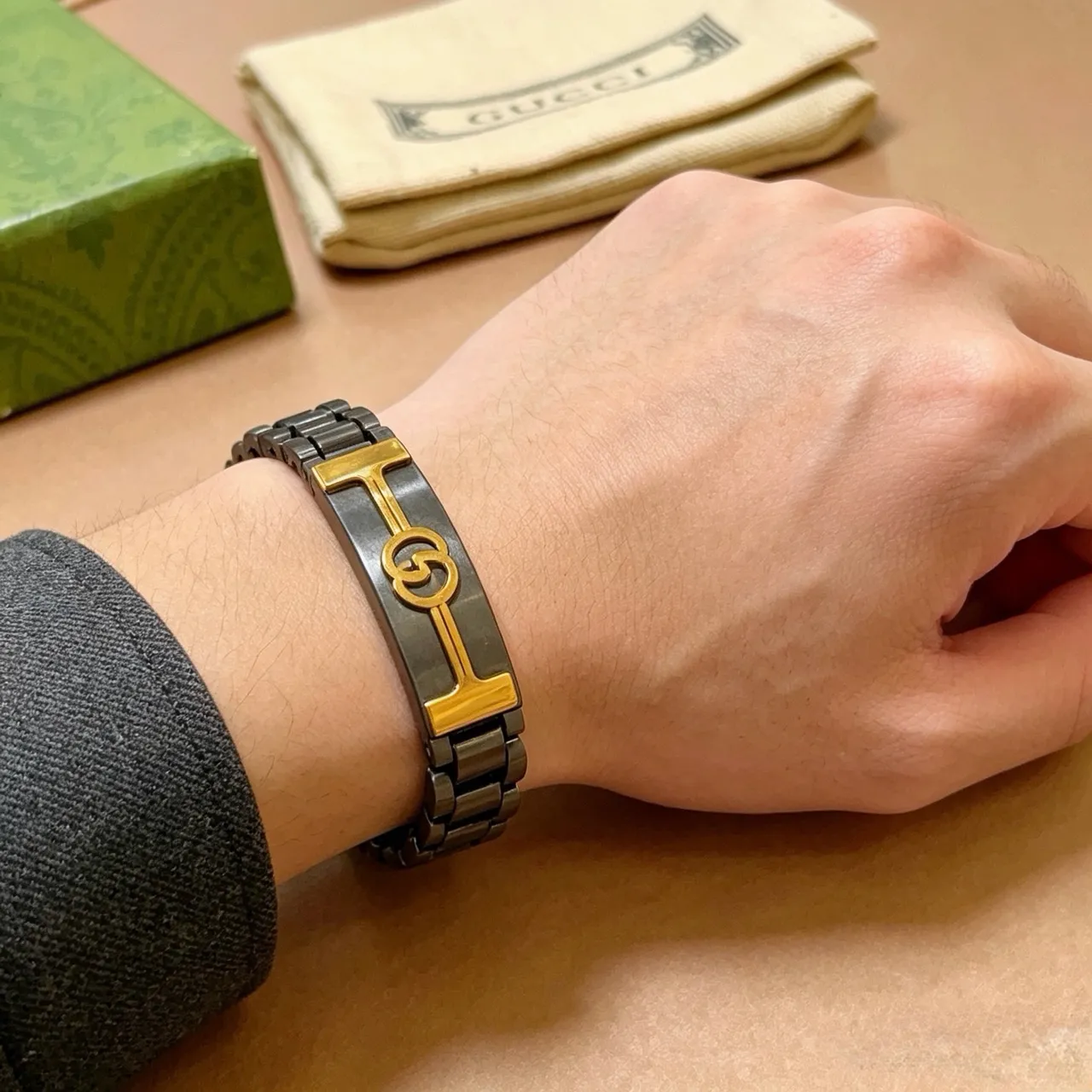 Gucci G-Link Bracelet Black and Gold Metal Bracelet 5