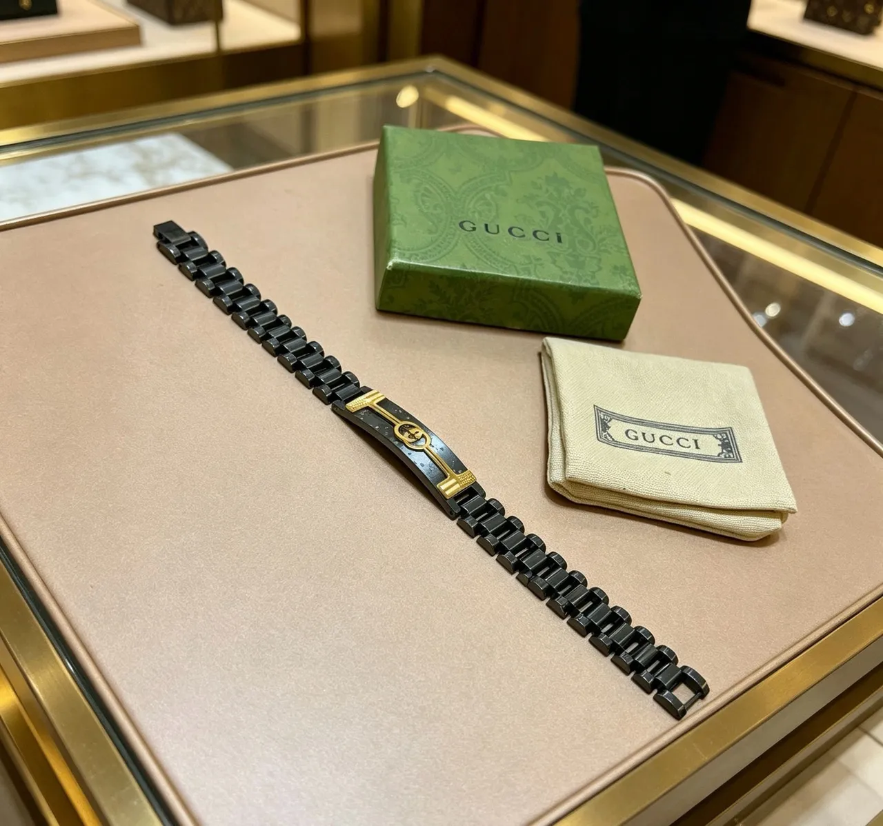 Gucci G-Link Bracelet Black and Gold Metal Bracelet 9