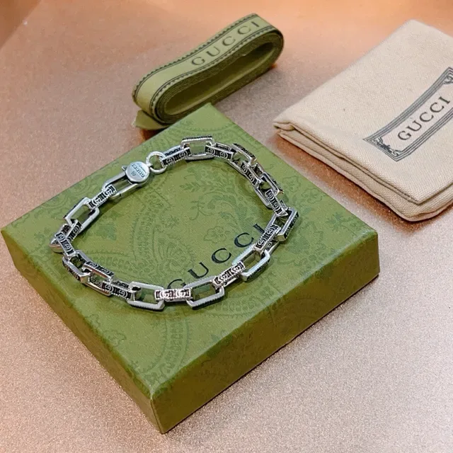 Gucci G-Link Engraved Interlocking G Silver-Tone Chain Bracelet 4