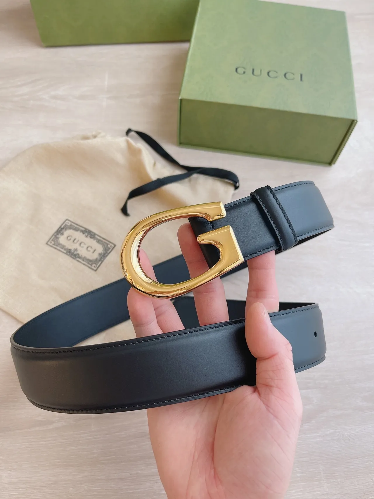 Gucci GG Marmont Black Gold Interlocking G Buckle Smooth Leather Belt 2