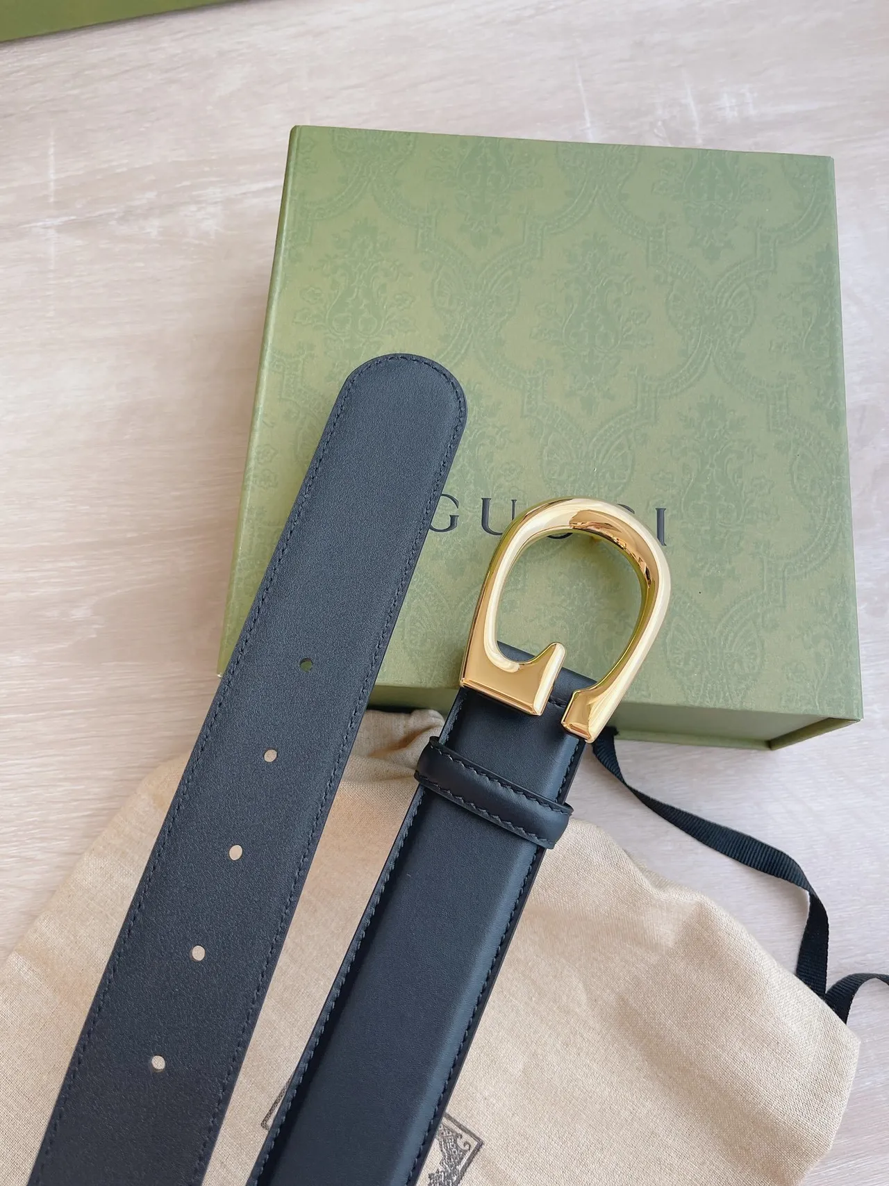 Gucci GG Marmont Black Gold Interlocking G Buckle Smooth Leather Belt 6