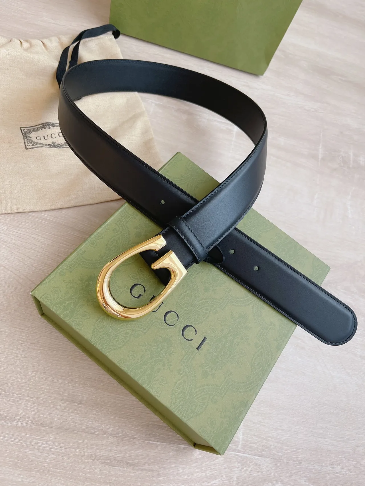 Gucci GG Marmont Black Gold Interlocking G Buckle Smooth Leather Belt 7