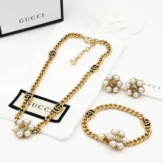 Gucci GG Marmont Gold White Chunky Curb Chain Logo Links Necklace