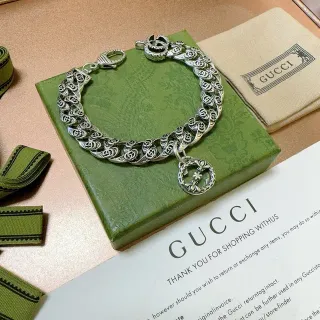 Gucci GG Marmont Interlocking G Pulsera con encanto floral