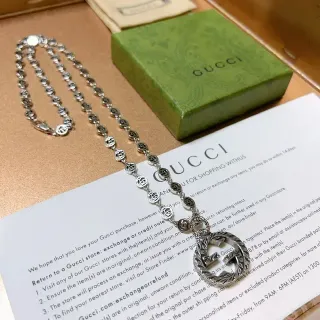 Gucci GG Marmont Interlocking G Laurel Wreath Necklace