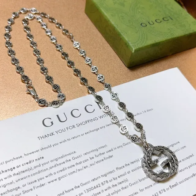 Gucci GG Marmont Interlocking G Laurel Wreath Necklace 4