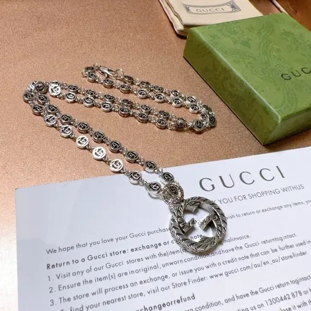 Gucci GG Marmont Interlocking G Laurel Wreath Necklace 6