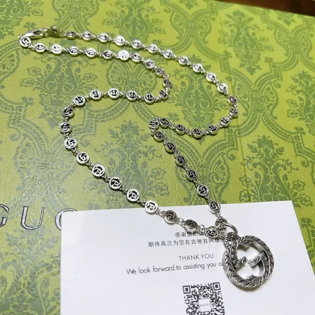 Gucci GG Marmont Interlocking G Laurel Wreath Necklace 9
