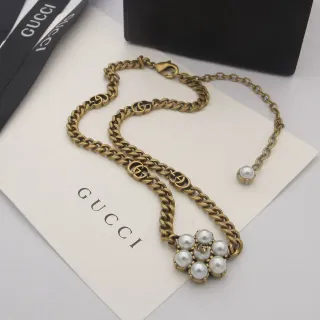 Gucci GG Marmont سلسلة لؤلؤي كلستر ذهبية