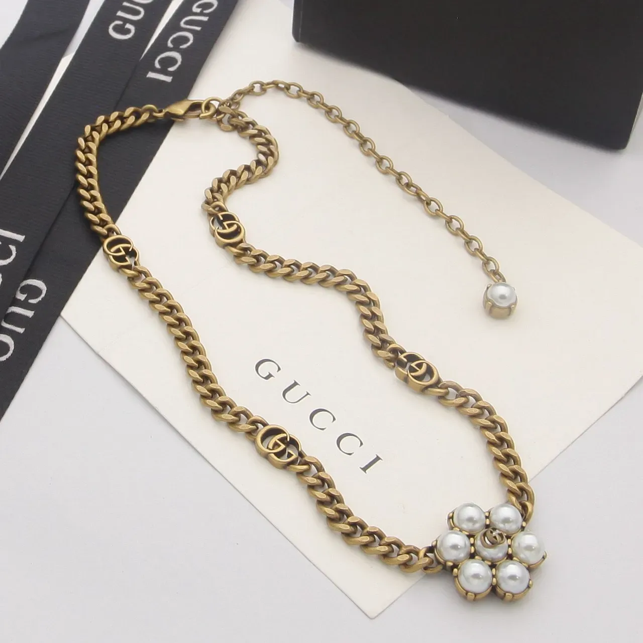 Gucci GG Marmont سلسلة لؤلؤي كلستر ذهبية 5