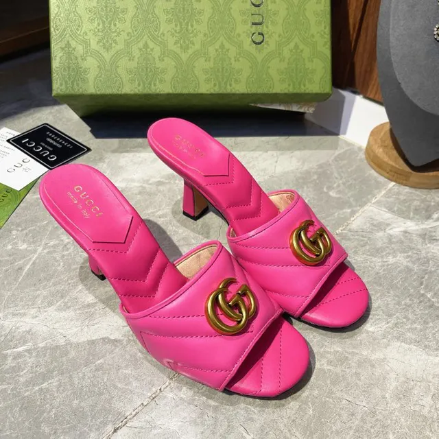 Gucci GG Marmont Quilted Pink Leather Interlocking G Buckle Pumps 4