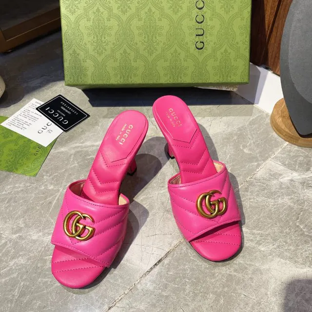 Gucci GG Marmont Quilted Pink Leather Interlocking G Buckle Pumps 9
