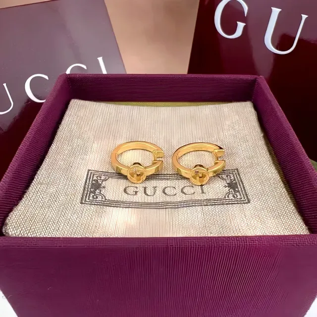 Gucci GG Marmont हिञ्ज्ड हूप सिल्वर गोल्ड इंटरलॉकिंग G लोगो ईयररिंग्स 4