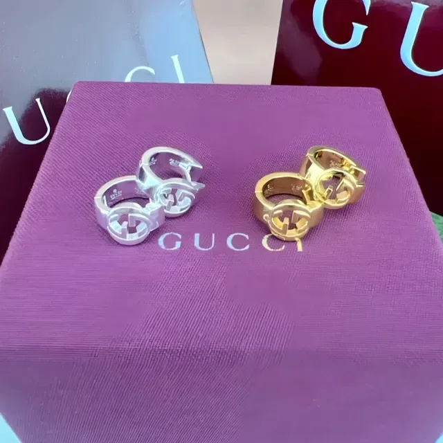 Gucci GG Marmont हिञ्ज्ड हूप सिल्वर गोल्ड इंटरलॉकिंग G लोगो ईयररिंग्स 7