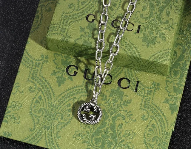 Gucci GG Marmont Silver Twisted-Link Chain Interlocking G Pendant Necklace 3