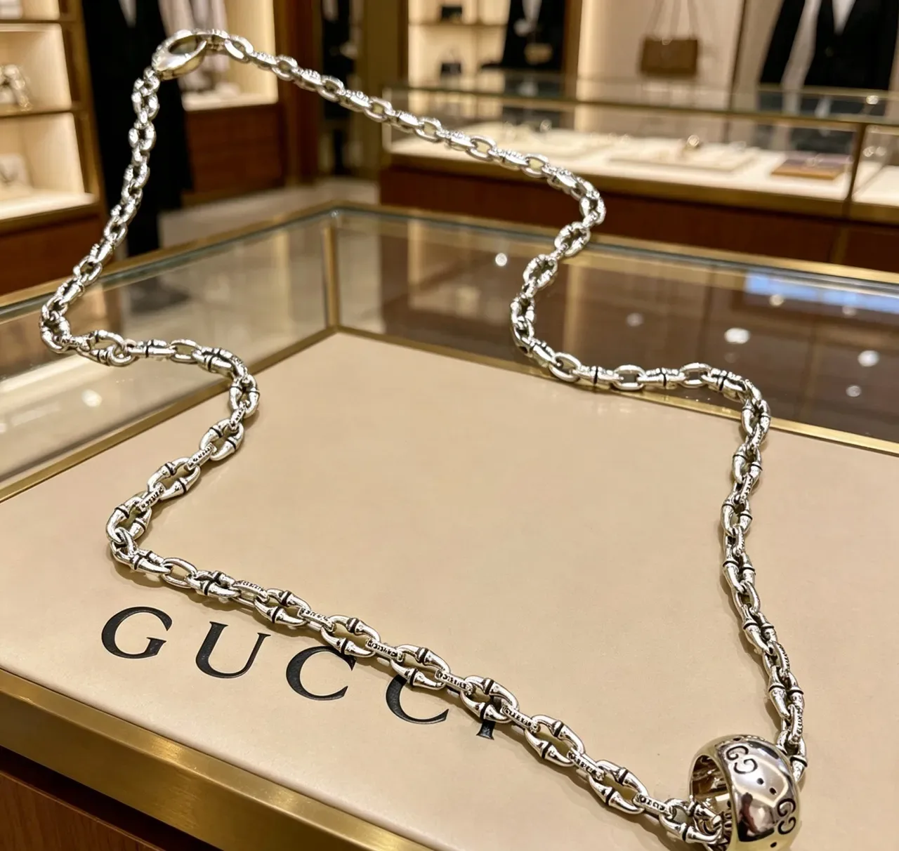 Gucci GG Marmont Silver Twisted-Link Spherical Pendant Necklace 7