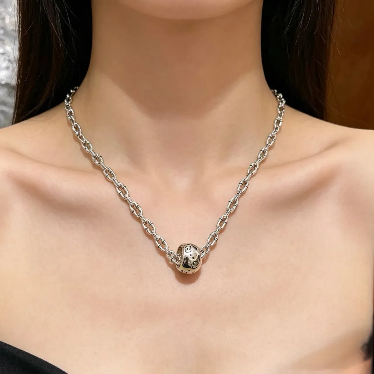 Gucci GG Marmont Silver Twisted-Link Spherical Pendant Necklace 8