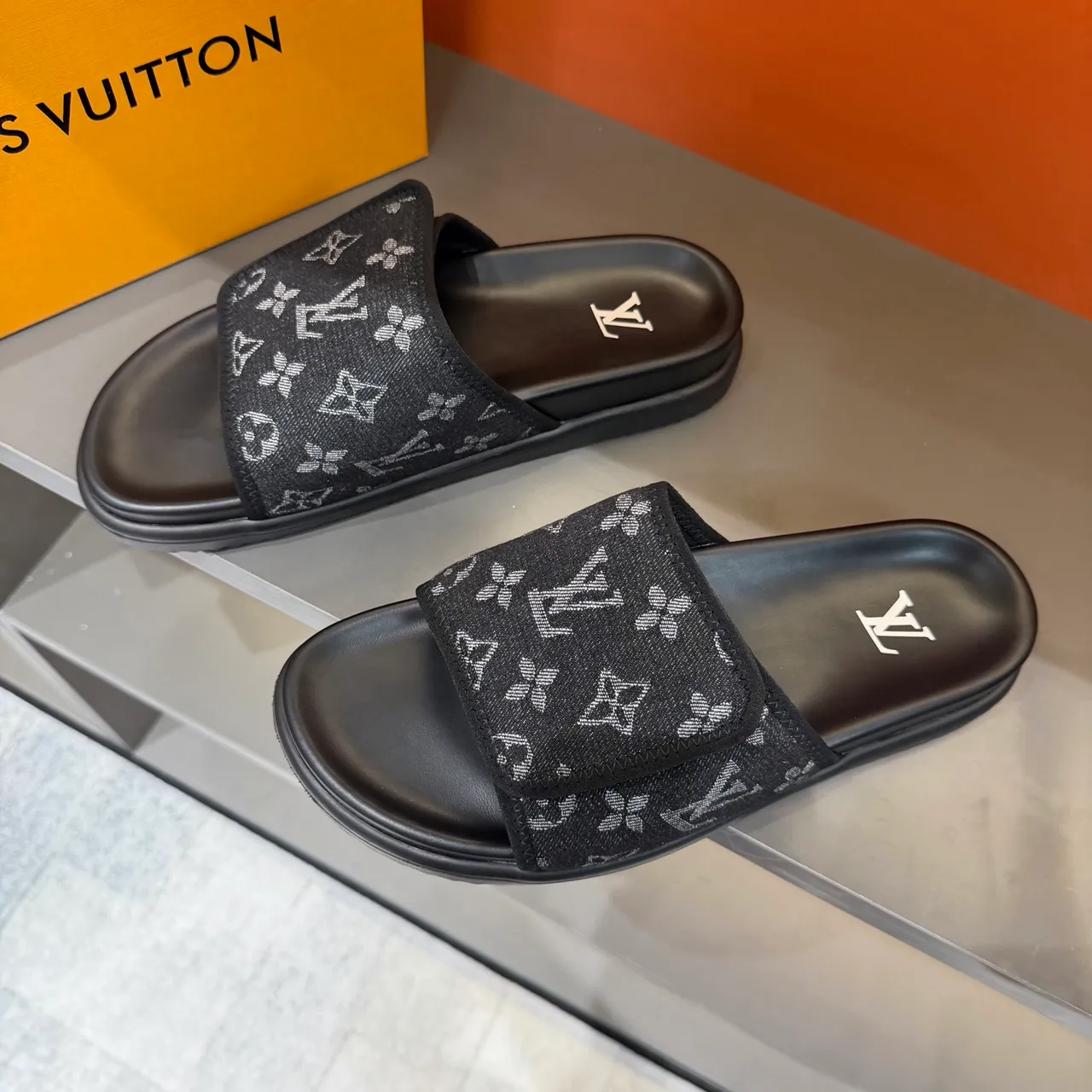 Gucci GG Marmont Slide Black Beige Monogram Webbing Strap Molded Rubber Sole Slippers 20
