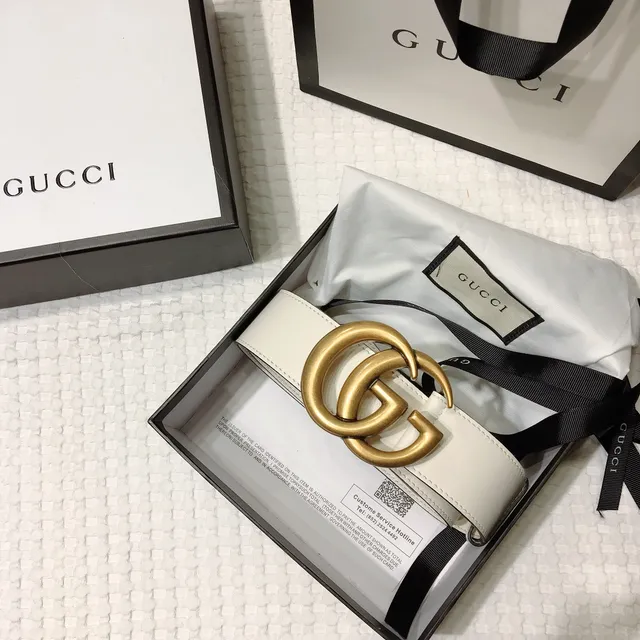 Gucci GG Marmont Ceinture en cuir lisse boucle Interlocking Double-G en or blanc 6