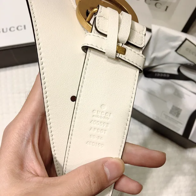 Gucci GG Marmont Ceinture en cuir lisse boucle Interlocking Double-G en or blanc 7