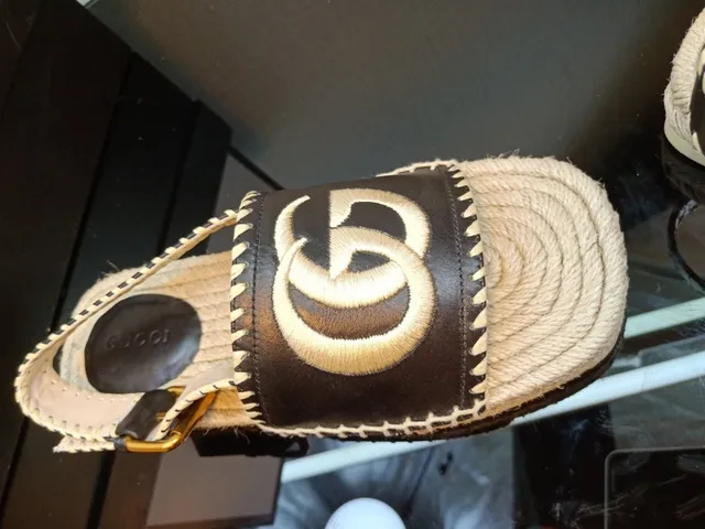 Gucci GG Marmont صندل كاجوال منسوج رافيا 9