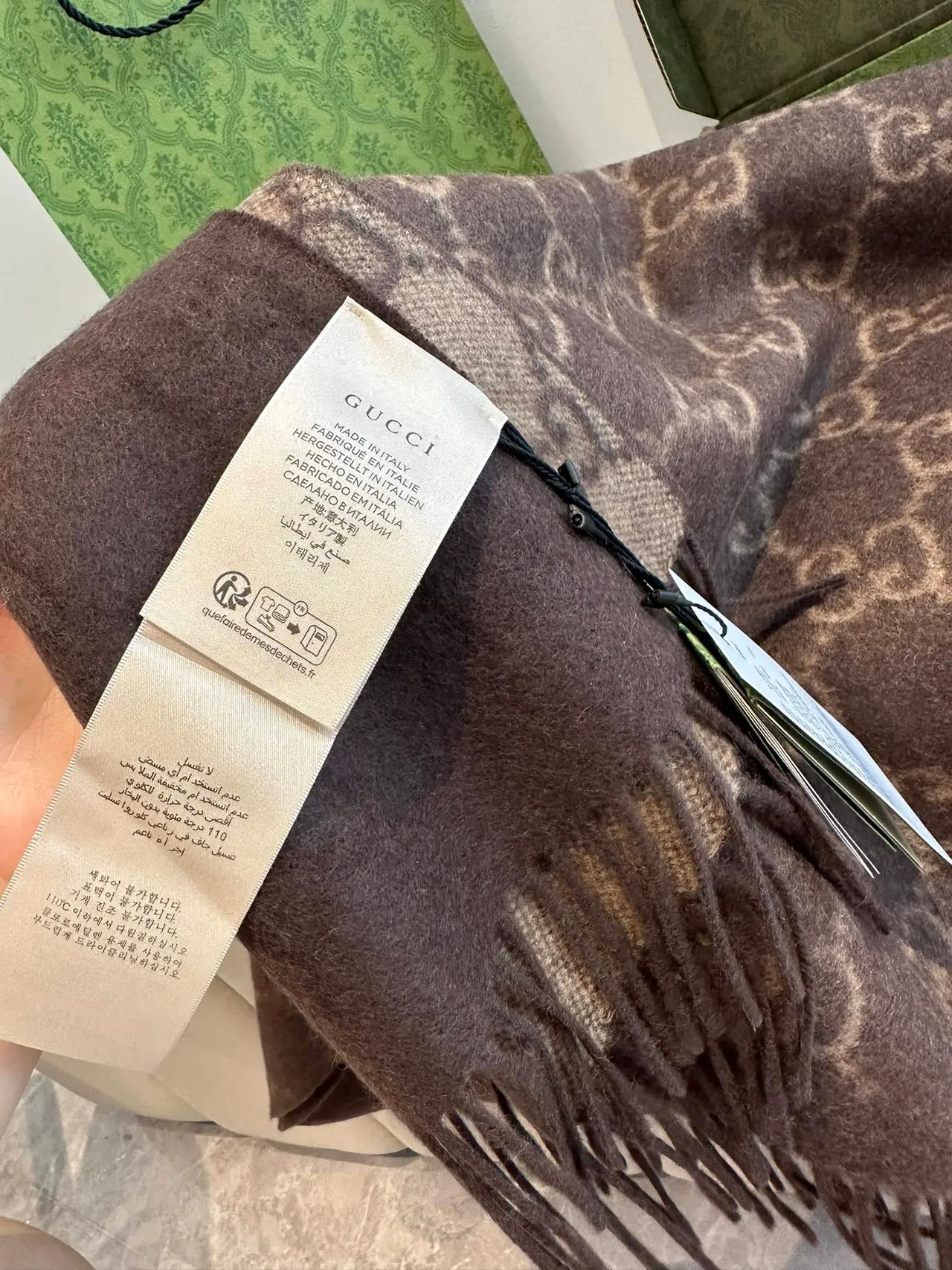 Gucci GG Monogram Cachecol duplo-face marrom e bege de cashmere 8