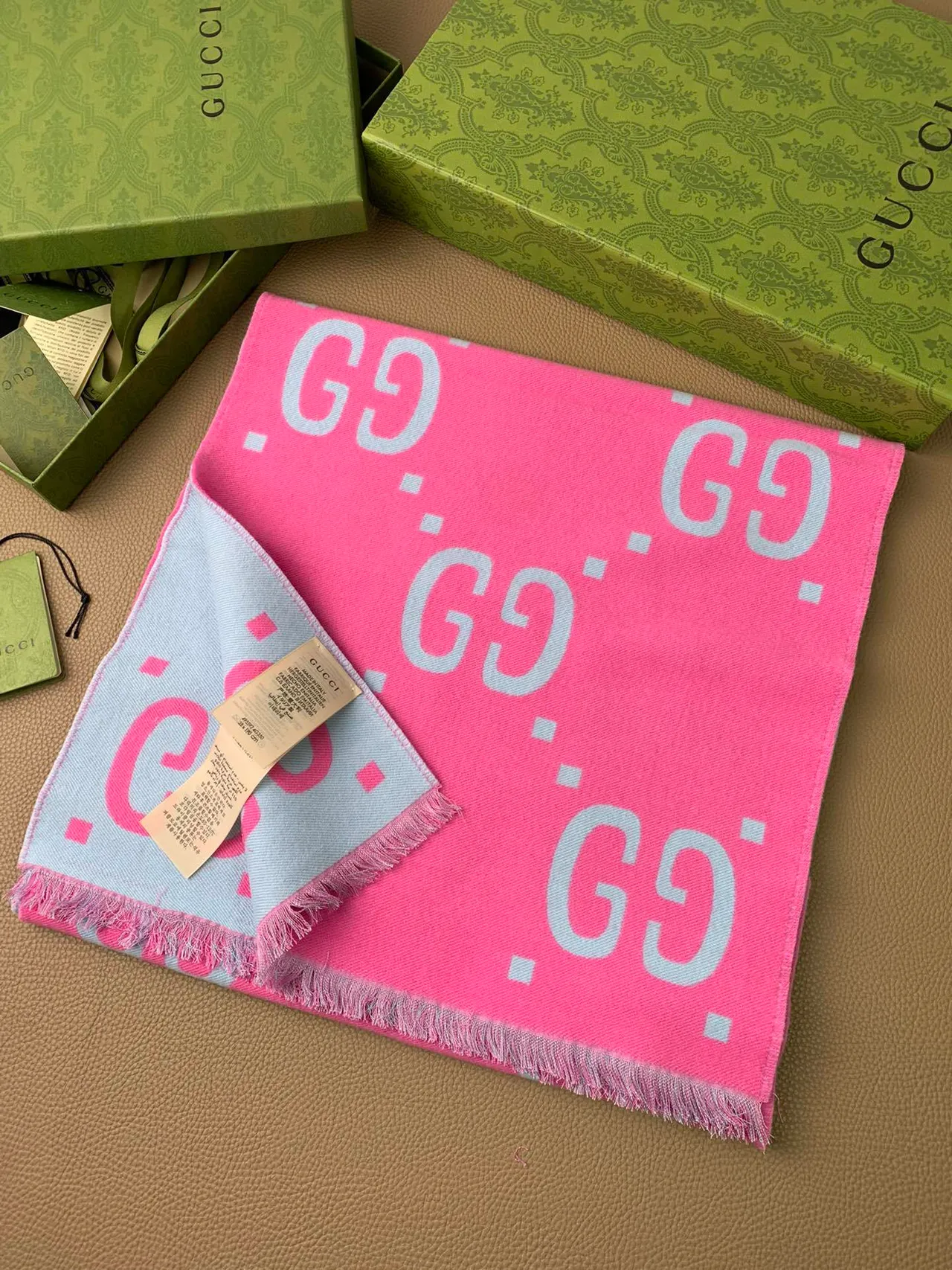 غوتشي GG Monogram شال كشمير وجهين 6