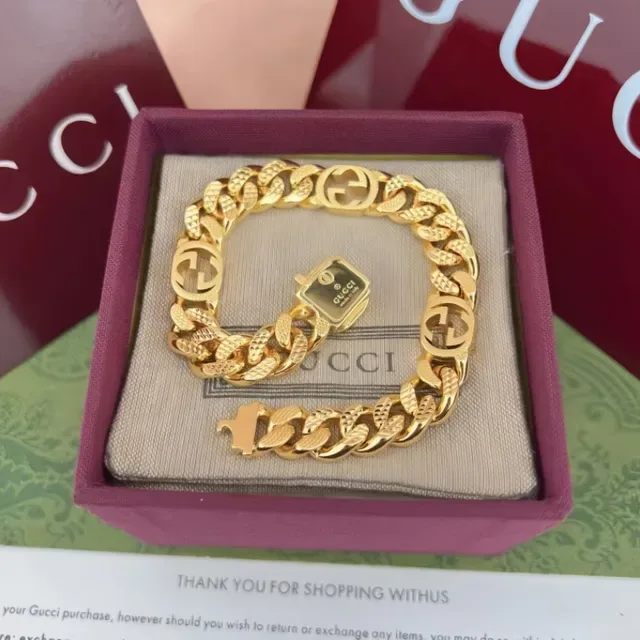 Gucci Gold Chunky Curb-Link Embossed Interlocking G Motifs Bracelet 4
