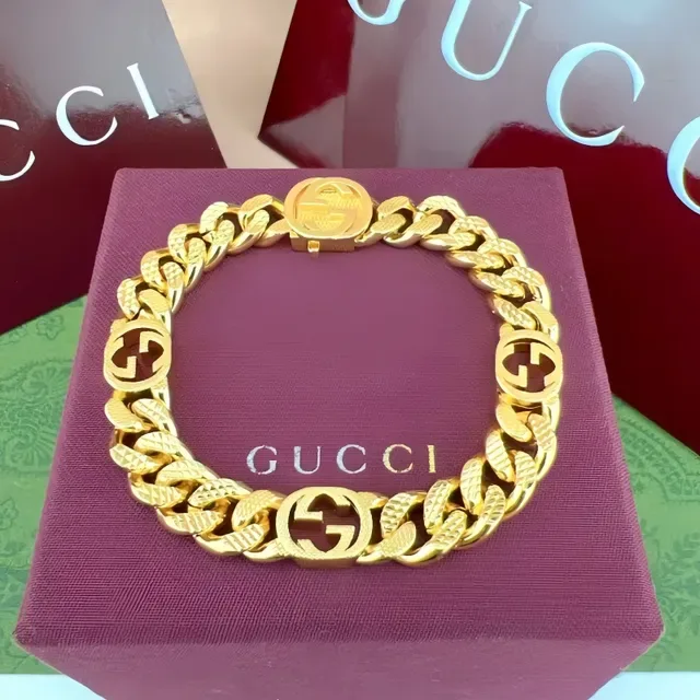 Gucci Gold Chunky Curb-Link Embossed Interlocking G Motifs Bracelet 5