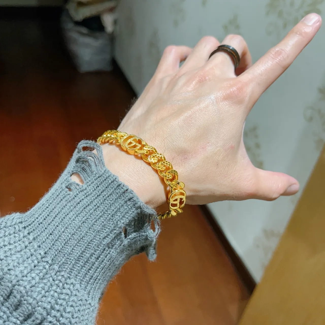 Gucci Gold Chunky Curb-Link Interlocking G Logo Bracelet 7