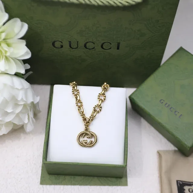 Gucci Gold Twisted Rope-Link Chain Interlocking G Pendant Necklace 2
