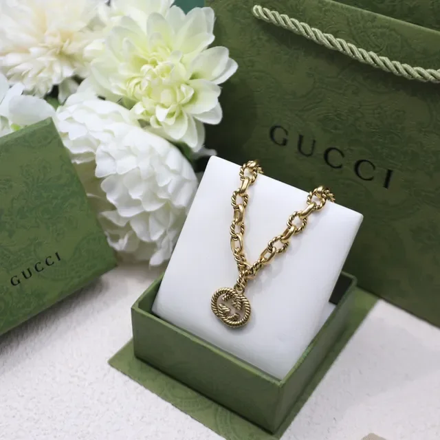 Gucci Gold Twisted Rope-Link Chain Interlocking G Pendant Necklace 4
