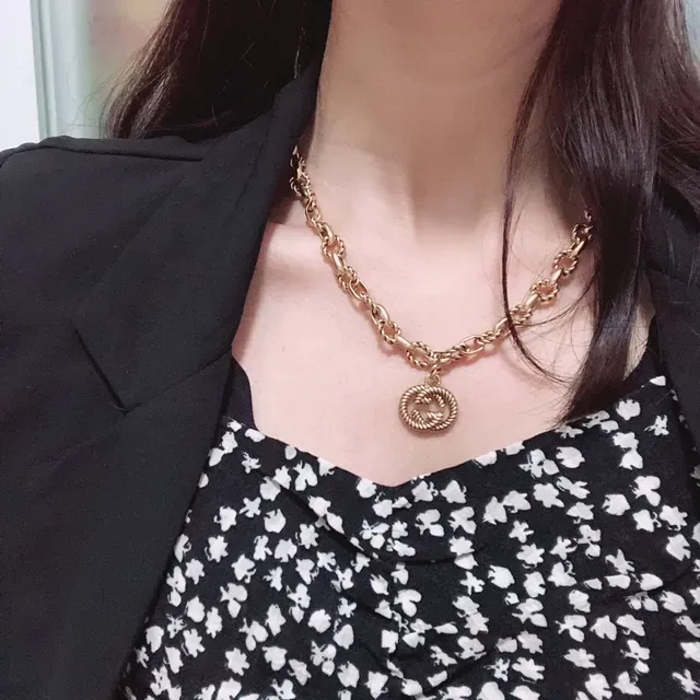 Gucci Gold Twisted Rope-Link Chain Interlocking G Pendant Necklace 9