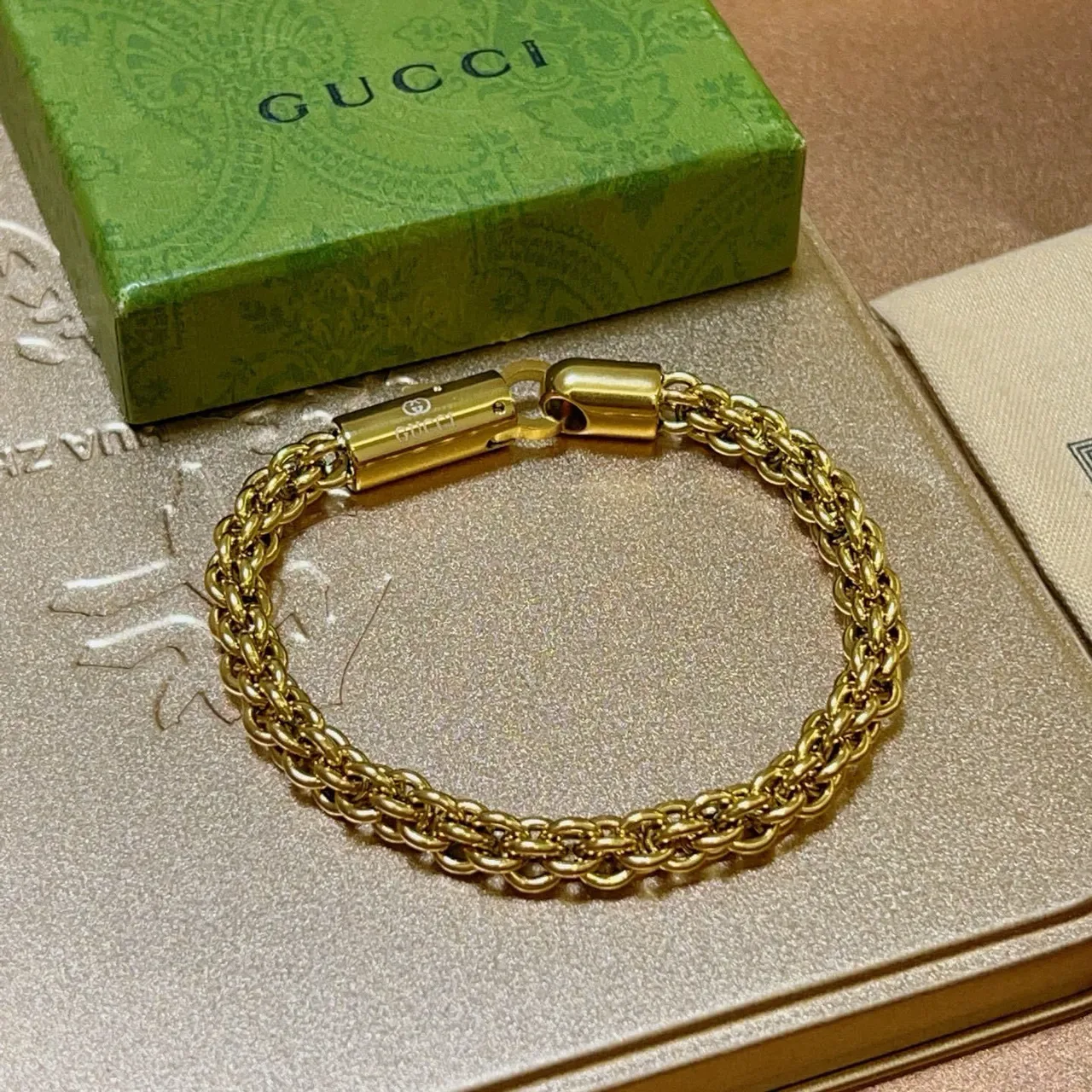 Gucci Gold Woven Curb-Link Chain Cylindrical Magnetic Clasp Bracelet 9
