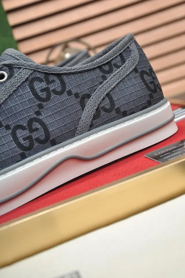 غوتشي رمادي أبيض Monogram-Print كانفاس علوي كعب مطاطي مسطح سنيكرز أسلوب حياة 9