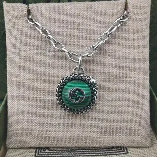 غوتشي أخضر فضي دائري مرخاش تعليقة إطار معدني متشابك قلادة