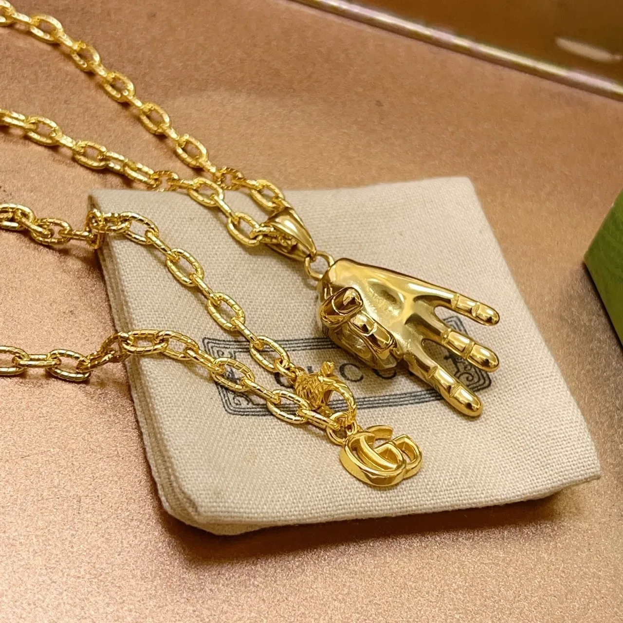 Gucci Hand Motif Gold-Tone Chain Necklace 4