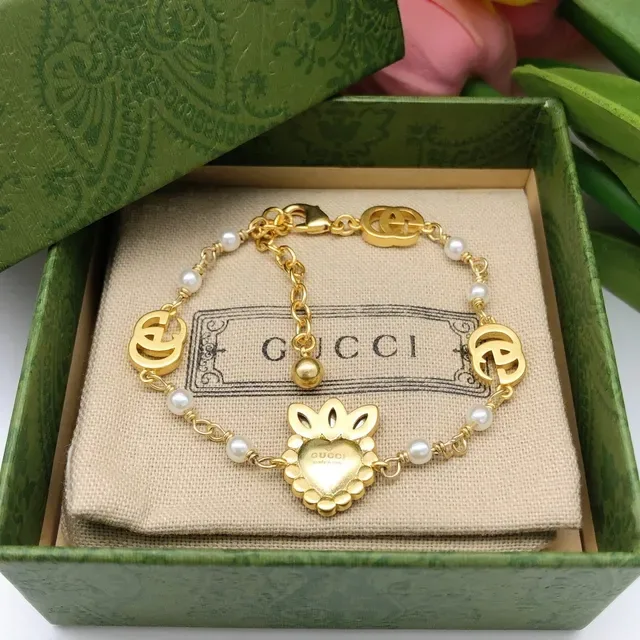Gucci Heart Crystal and Pearl Chain Bracelets 3