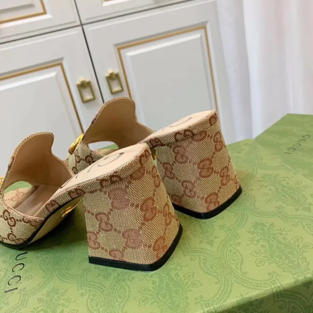 Gucci Horsebit 1955 Beige GG Monogram Canvas Gold Horsebit Chaussons à Talon Bloc 2