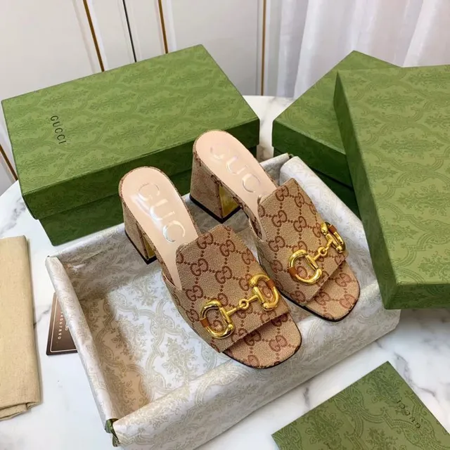 Gucci Horsebit 1955 Beige GG Monogram Canvas Gold Horsebit Chaussons à Talon Bloc 5