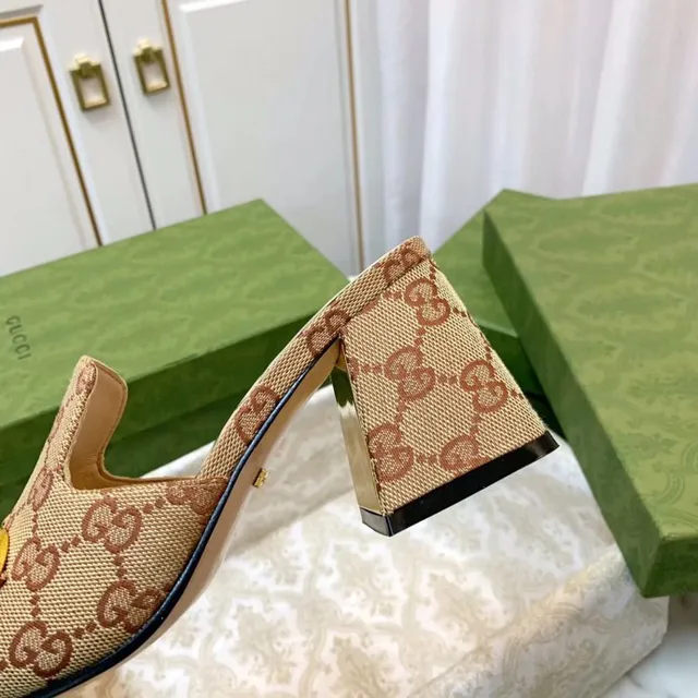 Gucci Horsebit 1955 Beige GG Monogram Canvas Gold Horsebit Chaussons à Talon Bloc 8