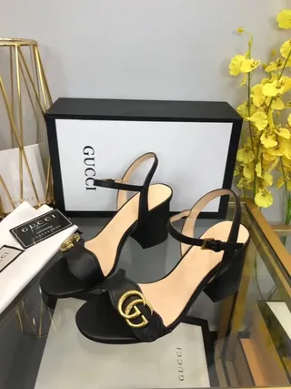 Gucci Horsebit 1955 Sandales Gladiator en Cuir Noir à Boucle Dorée 4