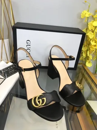 Gucci Horsebit 1955 Sandales Gladiator en Cuir Noir à Boucle Dorée 7