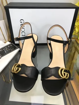 Gucci Horsebit 1955 Sandales Gladiator en Cuir Noir à Boucle Dorée 8