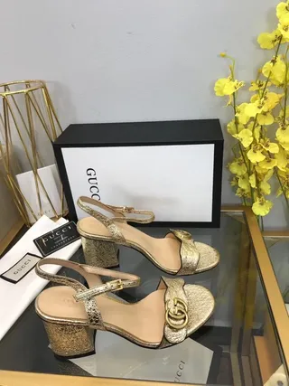 Gucci Horsebit 1955 Sandales Gladiator en Cuir Texturé Or Métallique 8