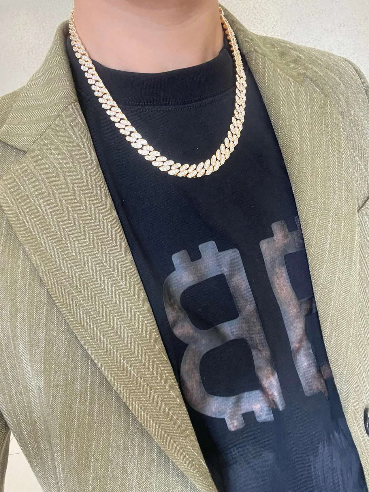 Gucci Iced Curb-Link Pavé Necklace 2