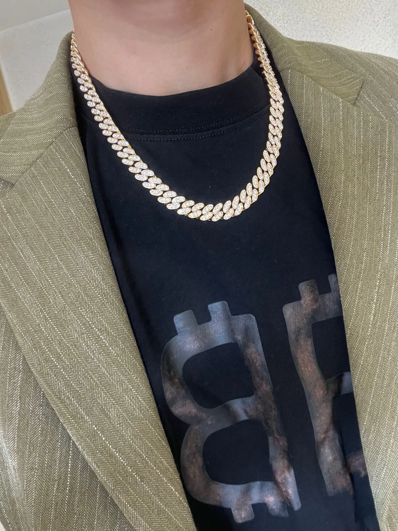 Gucci Iced Curb-Link Pavé Necklace 5