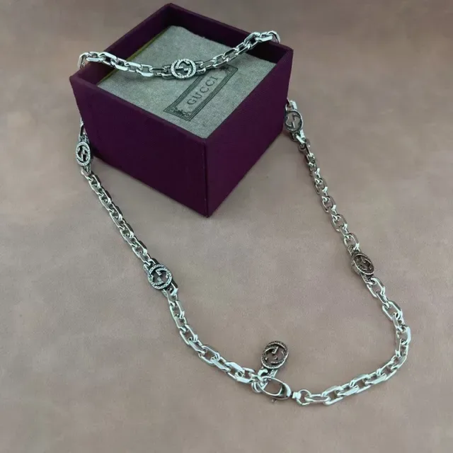 Gucci Interlocking G Charm Silver-Tone Chain Necklace 7